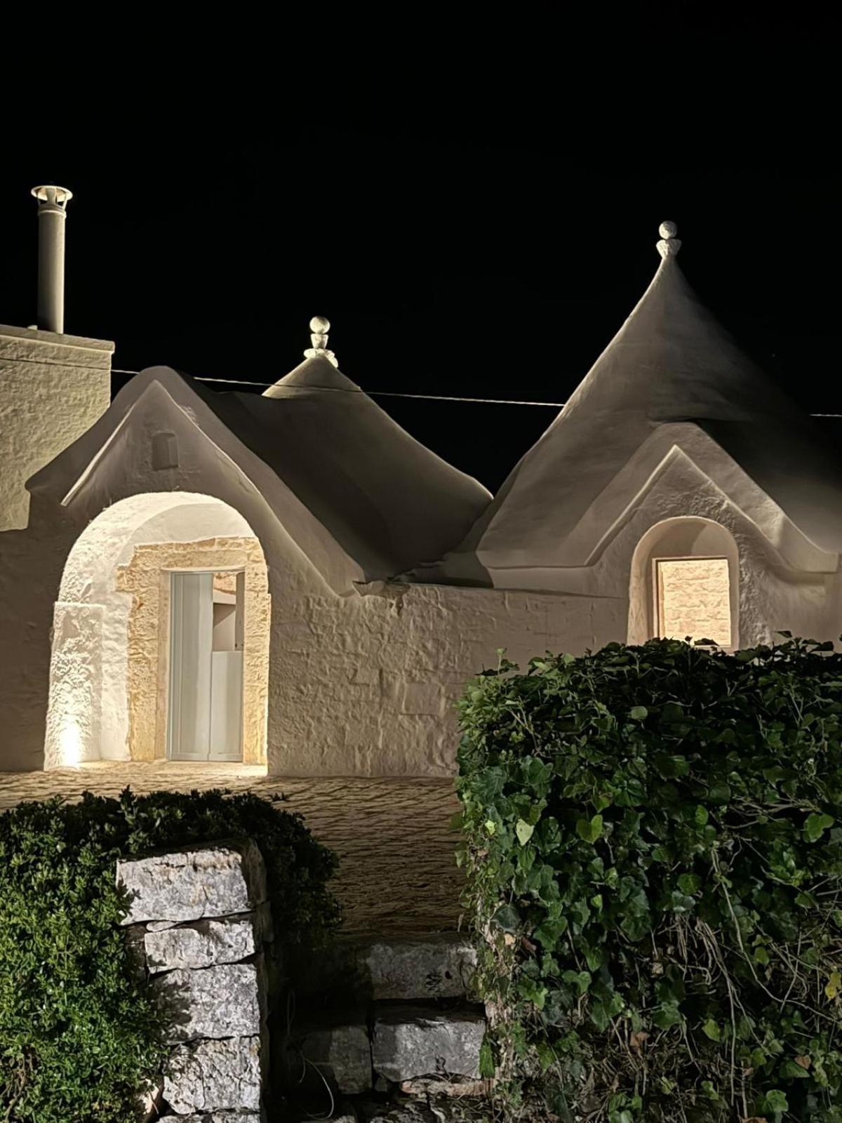 בית הארחה Trulli In Contrada - מונופולי מראה חיצוני תמונה