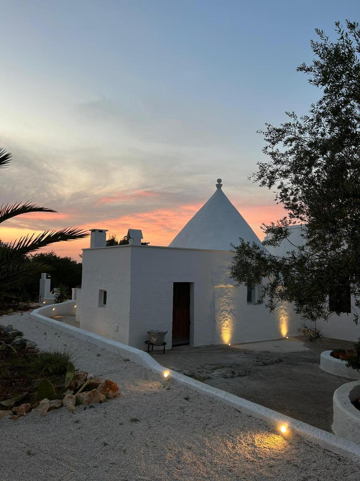 בית הארחה Trulli In Contrada - מונופולי מראה חיצוני תמונה